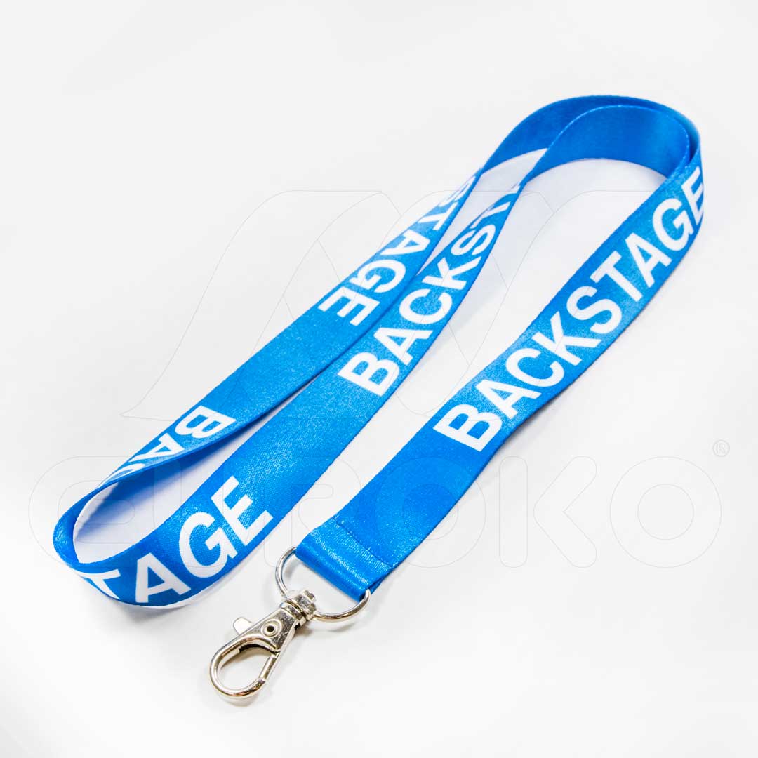 Raso di alta qualità con moschettone metallico per un fissaggio sicuro.