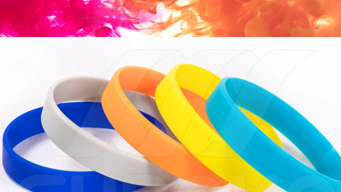 Combina colori diversi per personalizzare il tuo evento.