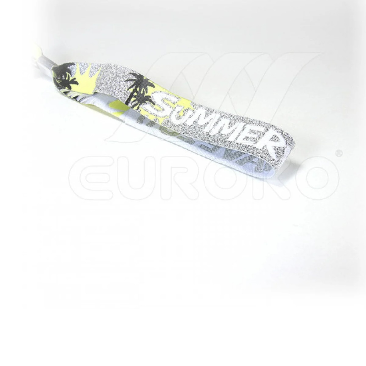 Personalizza con fili metallici oro e argento per un tocco premium.