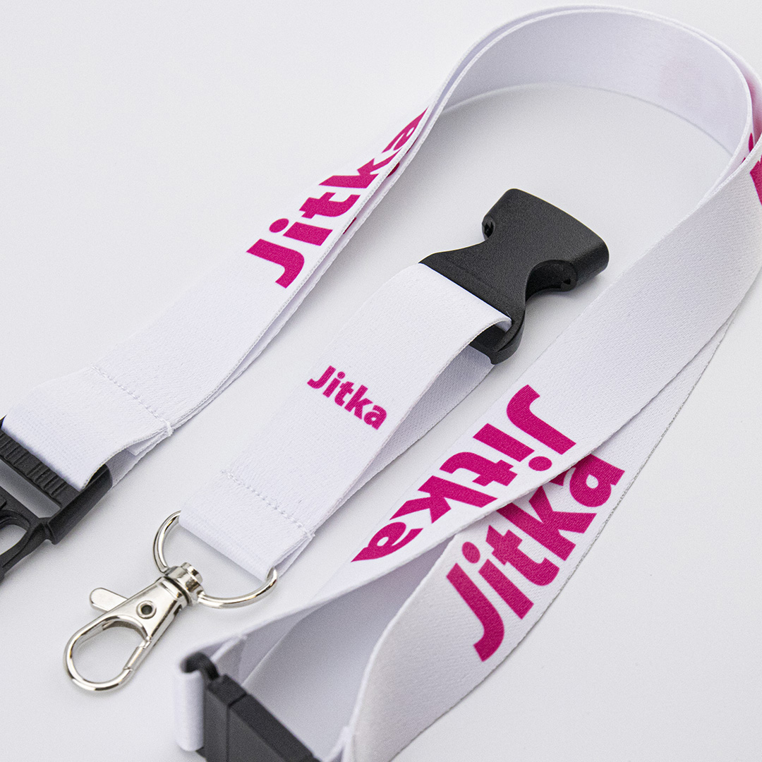 Materiale impermeabile di alta qualità per durata e colori vivaci.