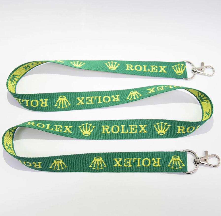 Due moschettoni per portare più oggetti con massima versatilità.