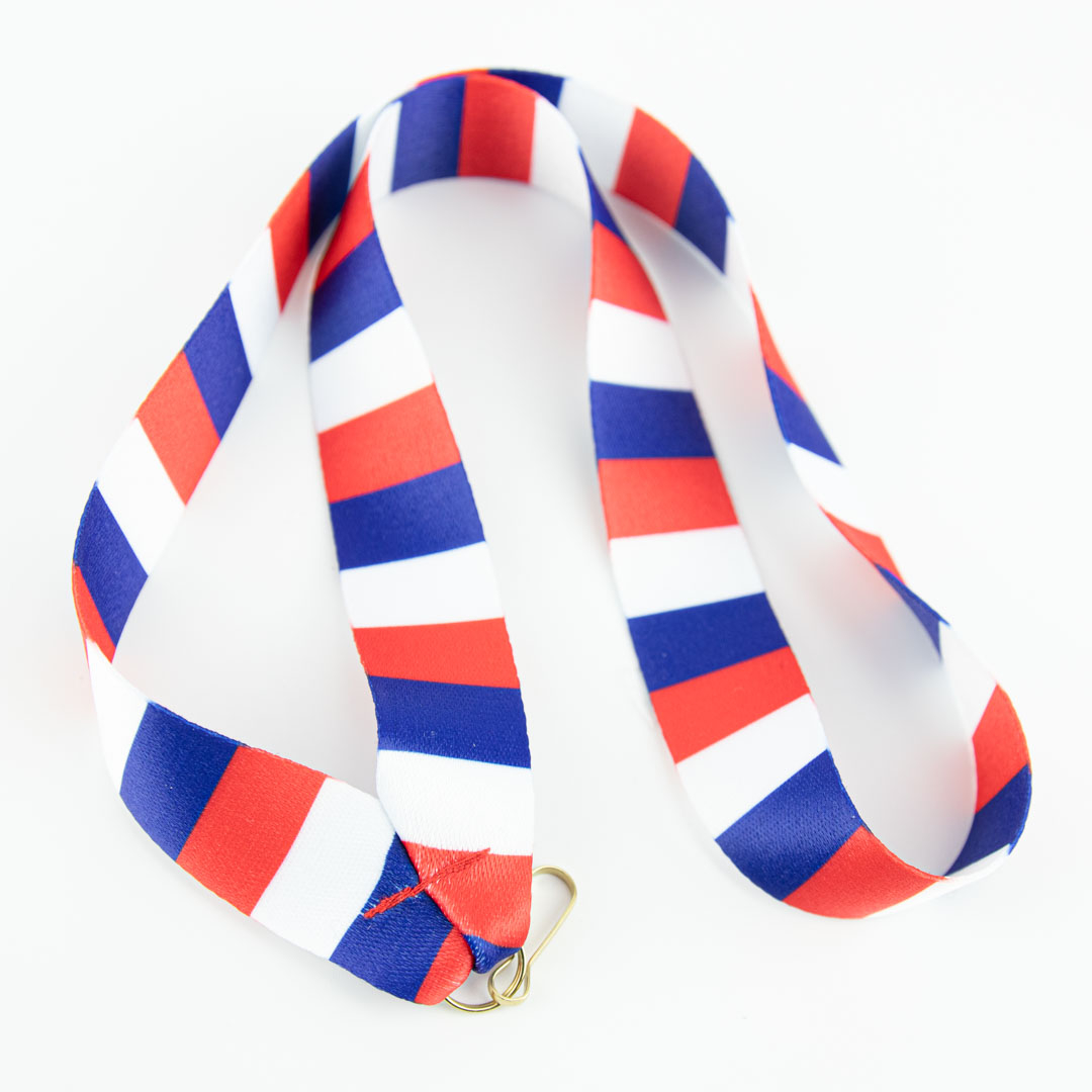 Oltre 15 design colorati tra bandiere nazionali e temi sportivi.