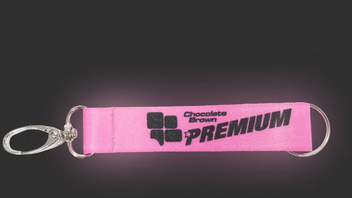 Hochwertiges Satin-Material in kompaktem Format für täglichen Gebrauch.