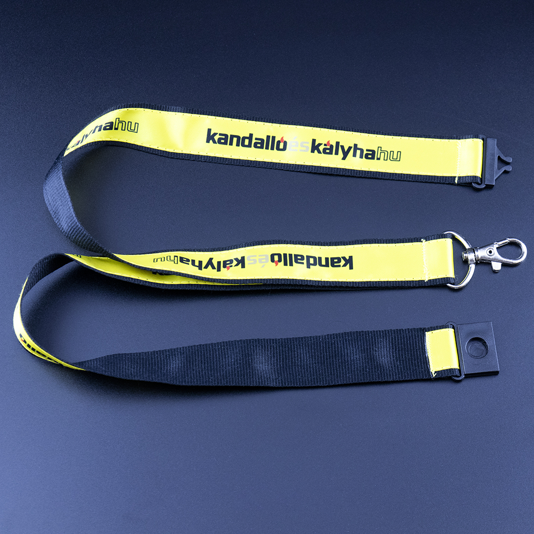 Fibbia di sicurezza nera per la massima protezione sul lavoro.