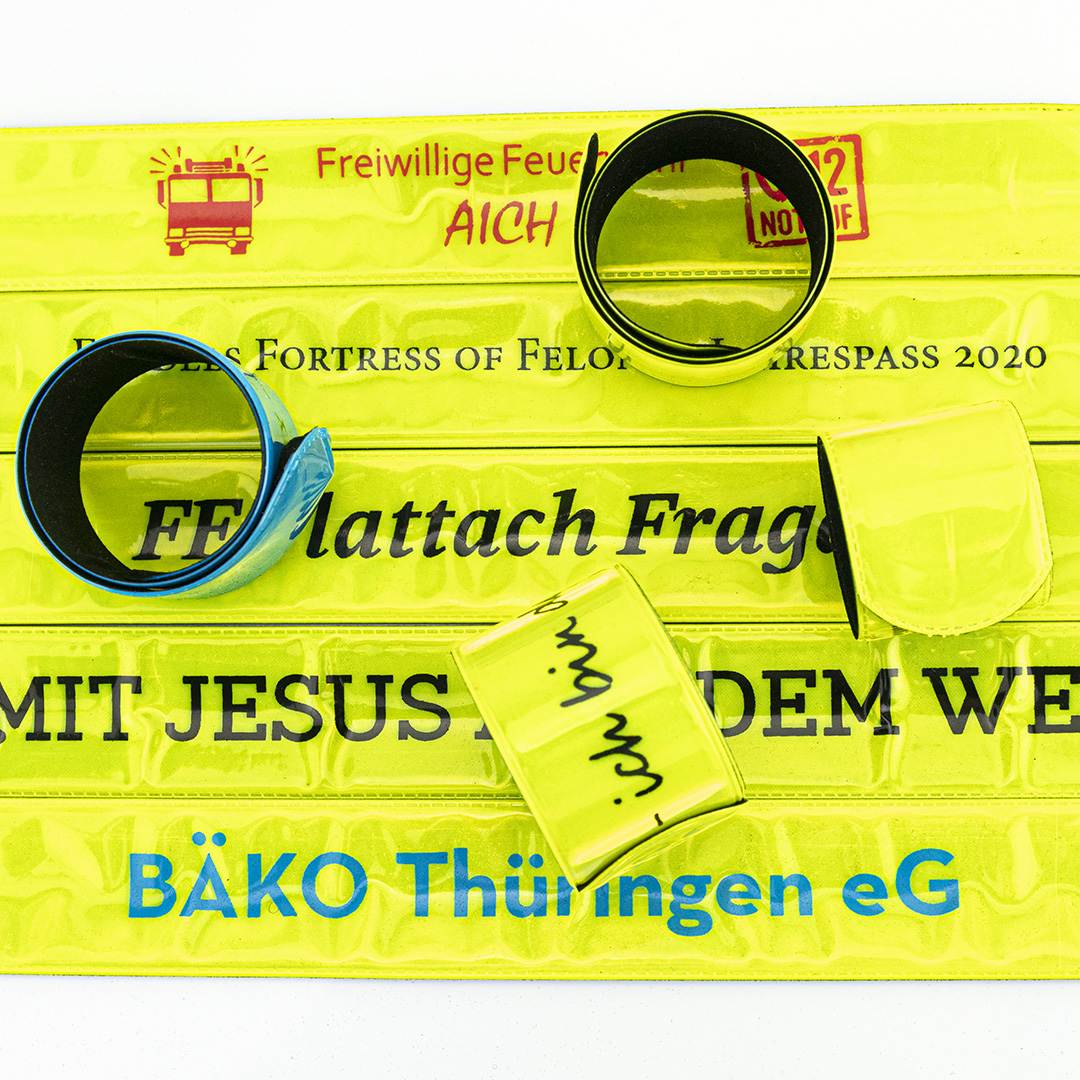 Massima visibilità in ogni condizione con materiale riflettente premium.