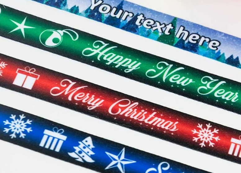 Colori brillanti e resistenti che mantengono la loro bellezza nel tempo.