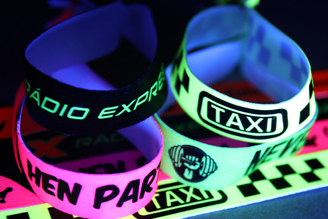 Tessuto morbido e resistente per comfort duraturo in ogni evento.