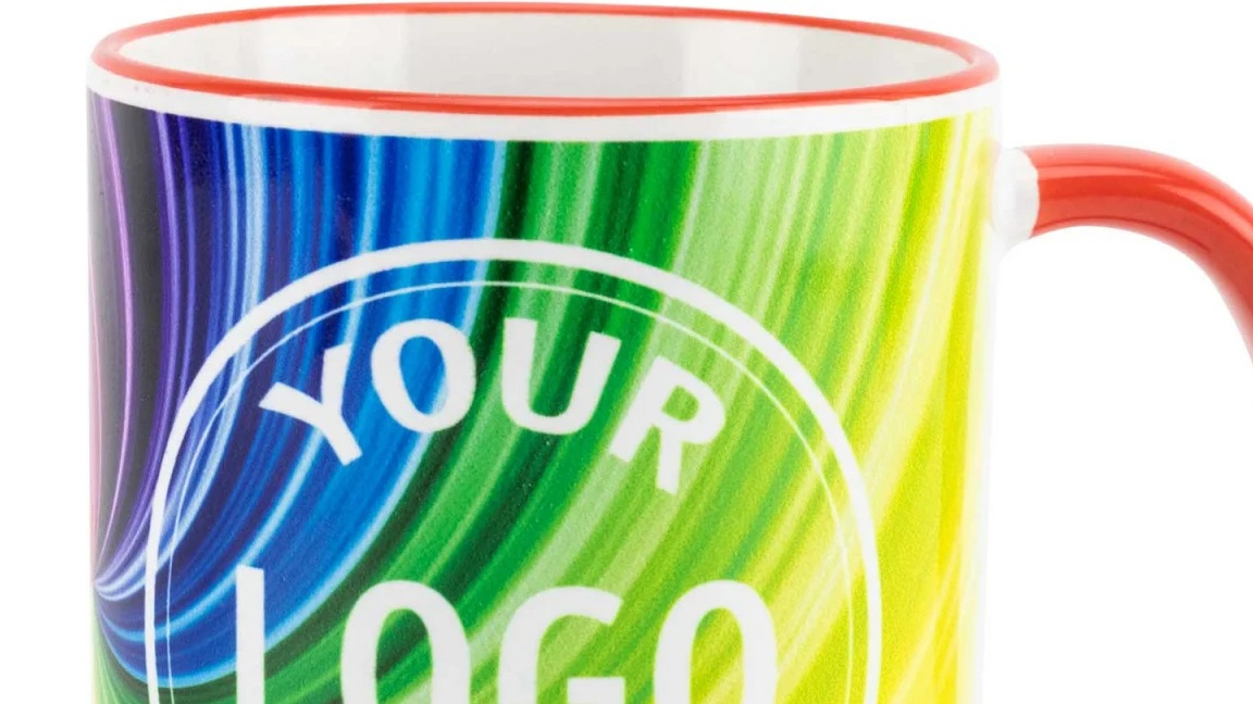 Brillante Farben dank hochwertigem Sublimationsdruck auf Keramik.