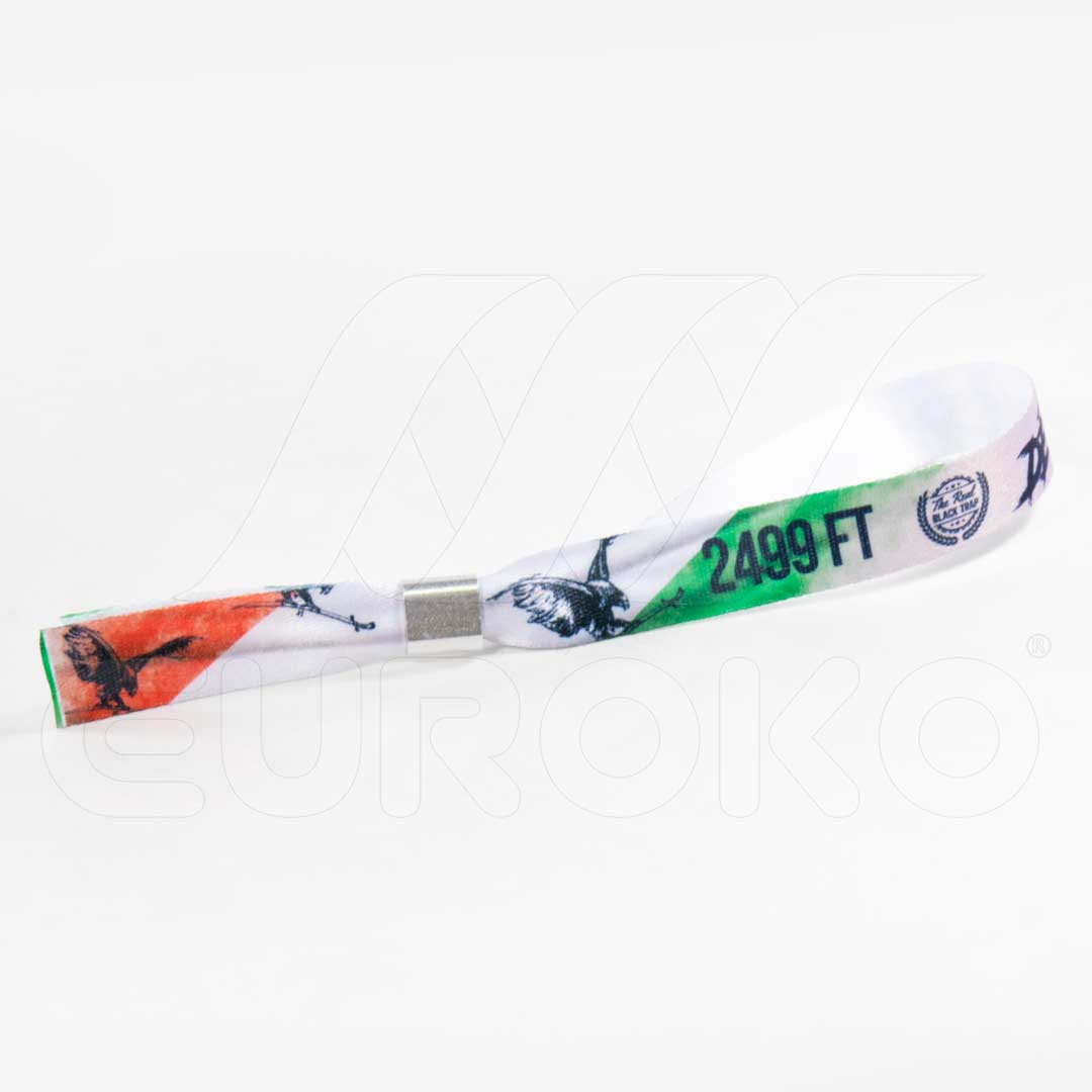 Manipulationssicher mit permanentem Metallring-Verschluss.