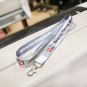 Lanyards en satin personnalisés