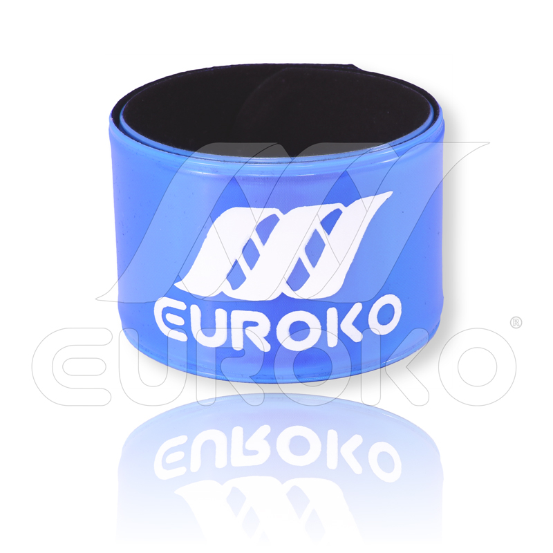 Interno morbido in velluto per comfort eccezionale tutto il giorno.