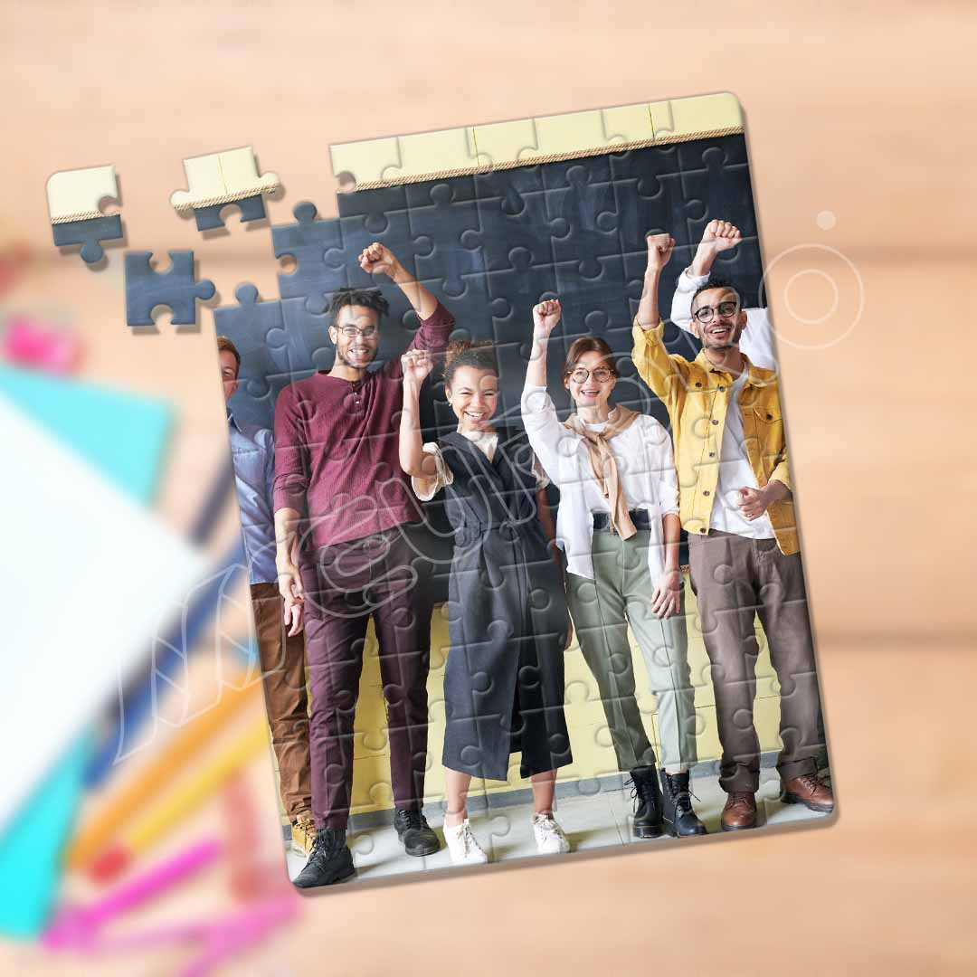 Crea il tuo puzzle personalizzato con il nostro servizio gratuito.