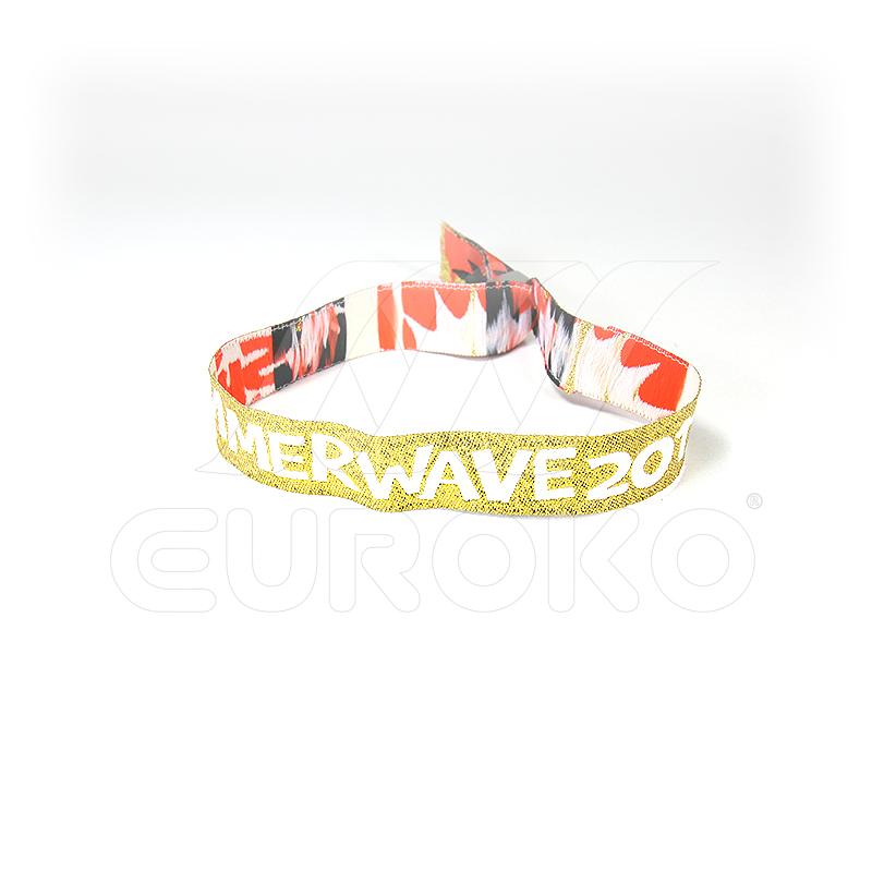 Create design unici con fino a 8 colori e fili oro e argento brillanti.