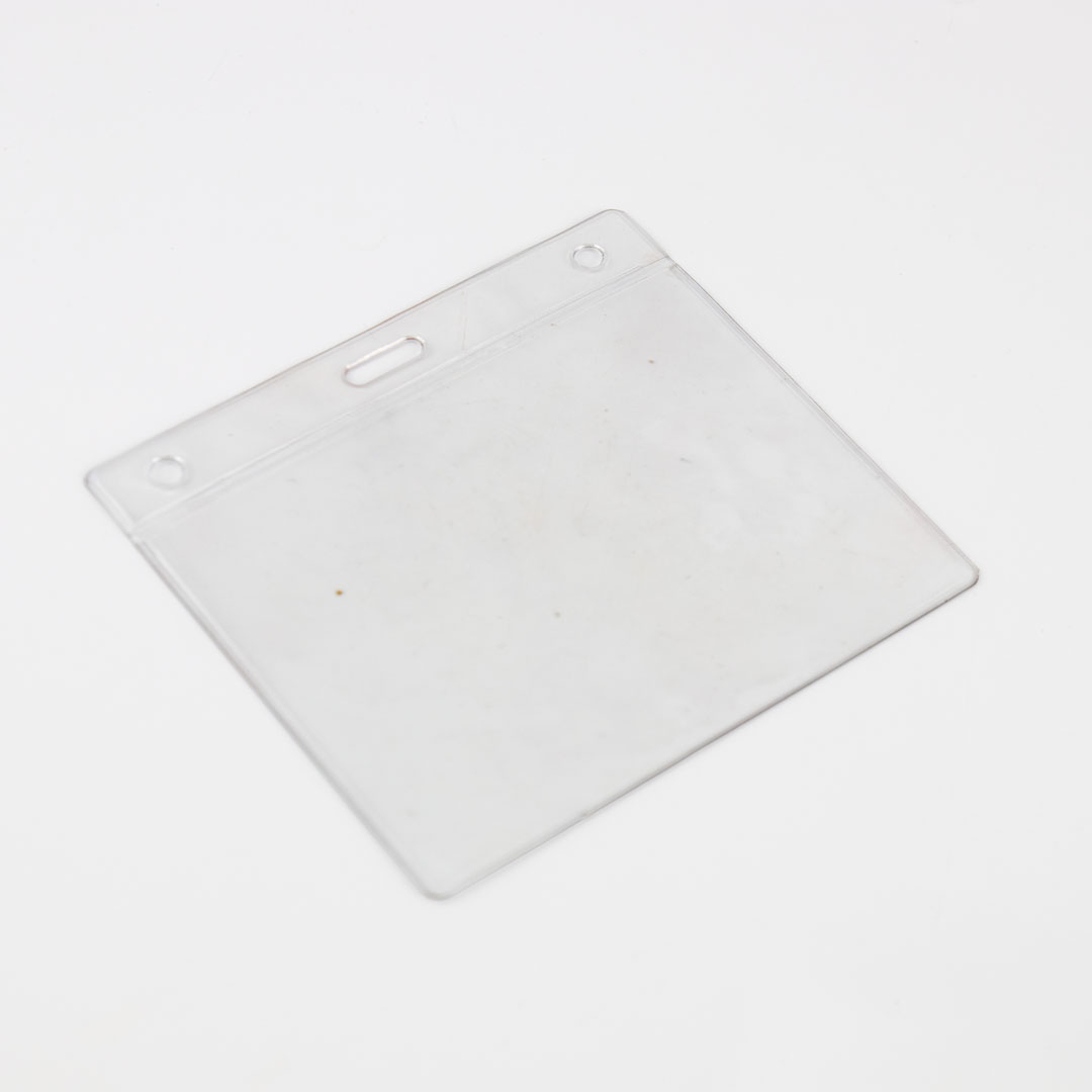 Plastica trasparente cristallina per massima leggibilità del badge.